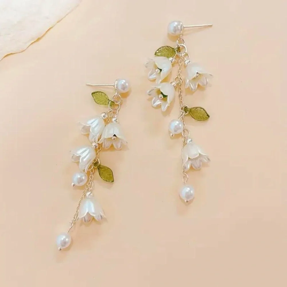 Exquisite Lily Of Valley‎ Design Earrings Elegant Style Resin Silver Plated